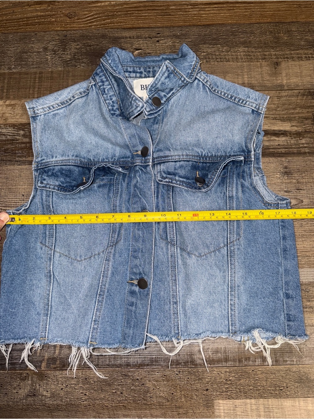 BKE Women Light Wash Cropped Denim Vest Frayed Raw Hem Small - Picture 6 of 8